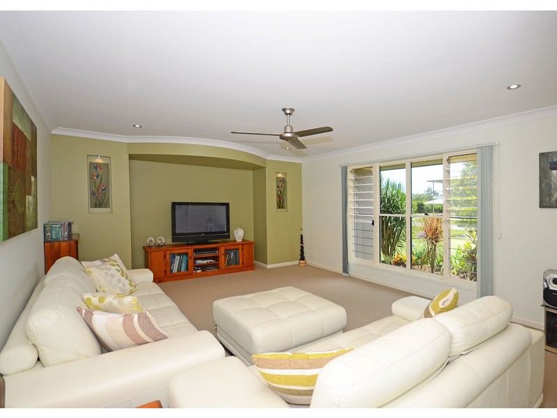 32 Traviston Way, Burrum Heads QLD 4659