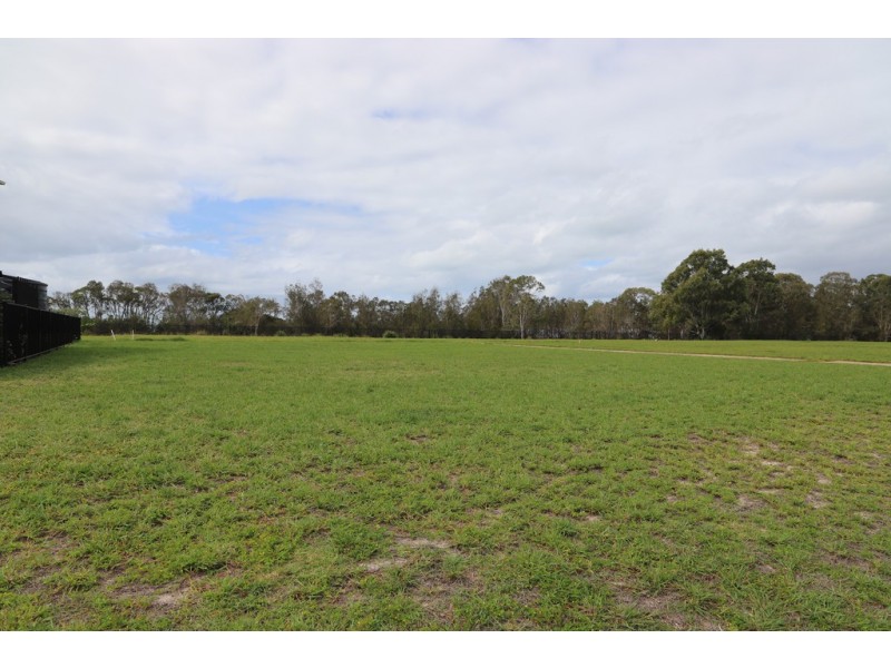 17 Sandcastles Circuit, Burrum Heads QLD 4659