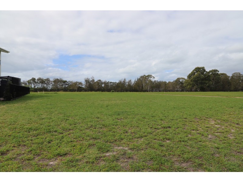 17 Sandcastles Circuit, Burrum Heads QLD 4659