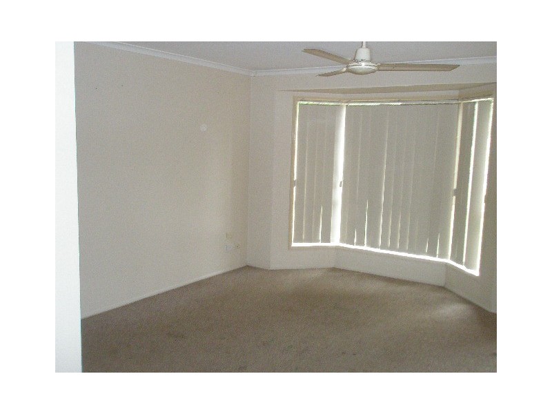 10 Crawford Street, Dundowran QLD 4655