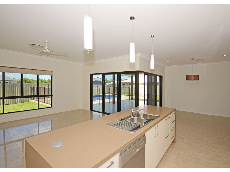 6 Noeme Street, Burrum Heads QLD 4659