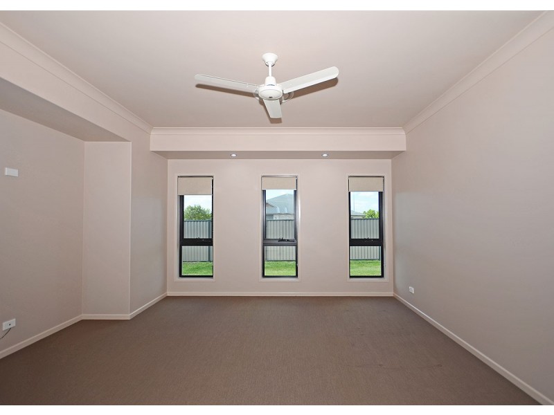6 Noeme Street, Burrum Heads QLD 4659