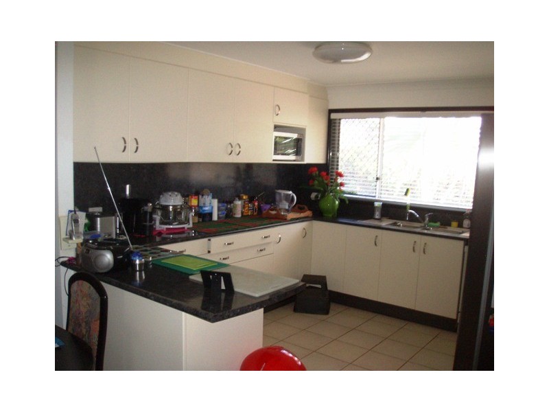 8 Lakes Bvd, Burrum Heads QLD 4659