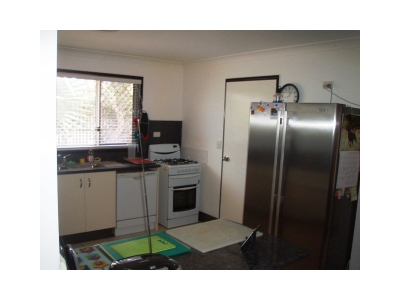8 Lakes Bvd, Burrum Heads QLD 4659