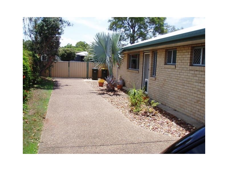 8 Lakes Bvd, Burrum Heads QLD 4659