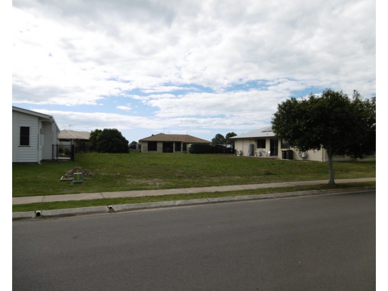 4 Barramundi Drive, Burrum Heads QLD 4659