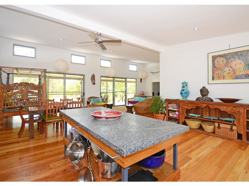 40 Dreamtime Ave, Burrum Heads QLD 4659