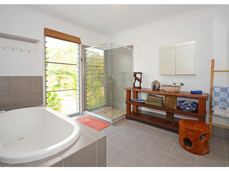 40 Dreamtime Ave, Burrum Heads QLD 4659