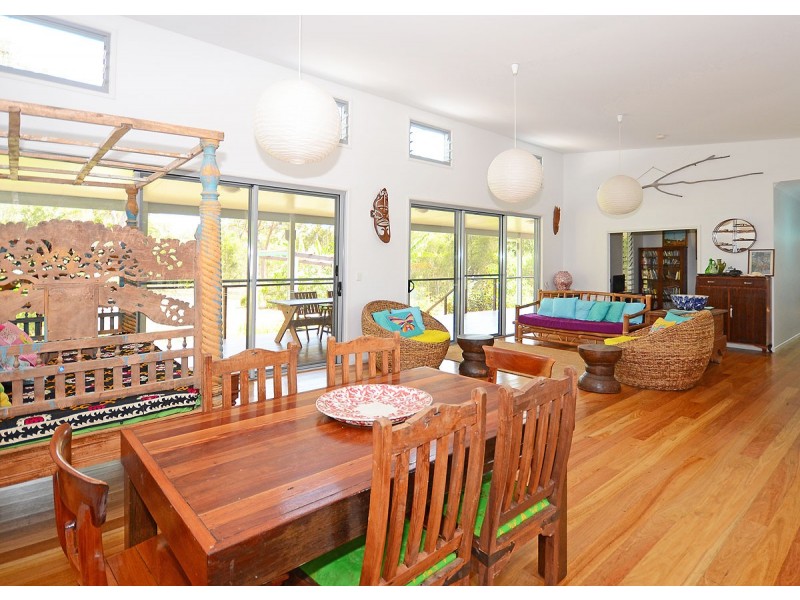 40 Dreamtime Ave, Burrum Heads QLD 4659