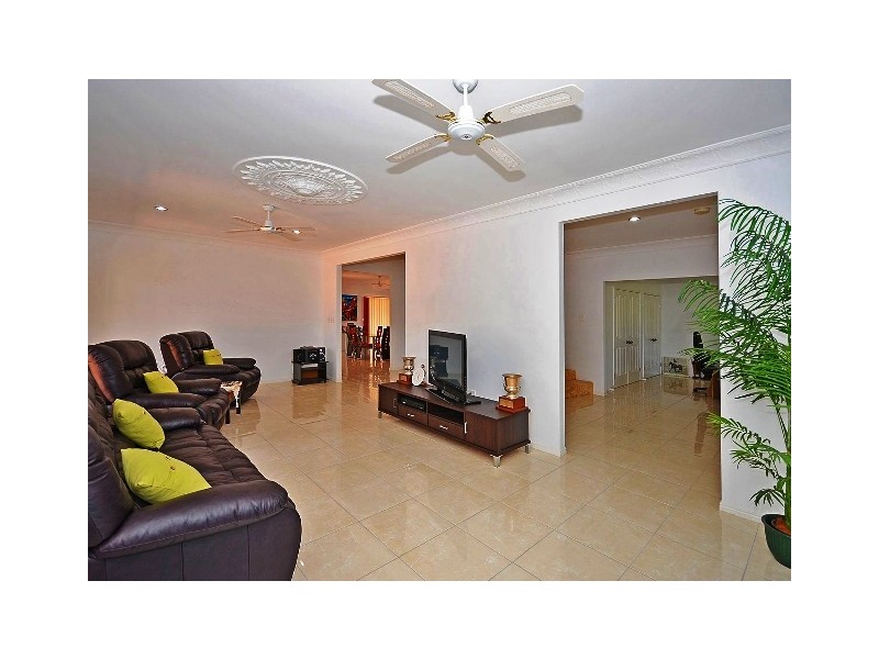 7 Coral Avenue, Pacific Haven QLD 4659