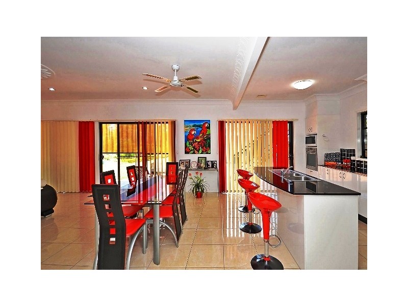 7 Coral Avenue, Pacific Haven QLD 4659
