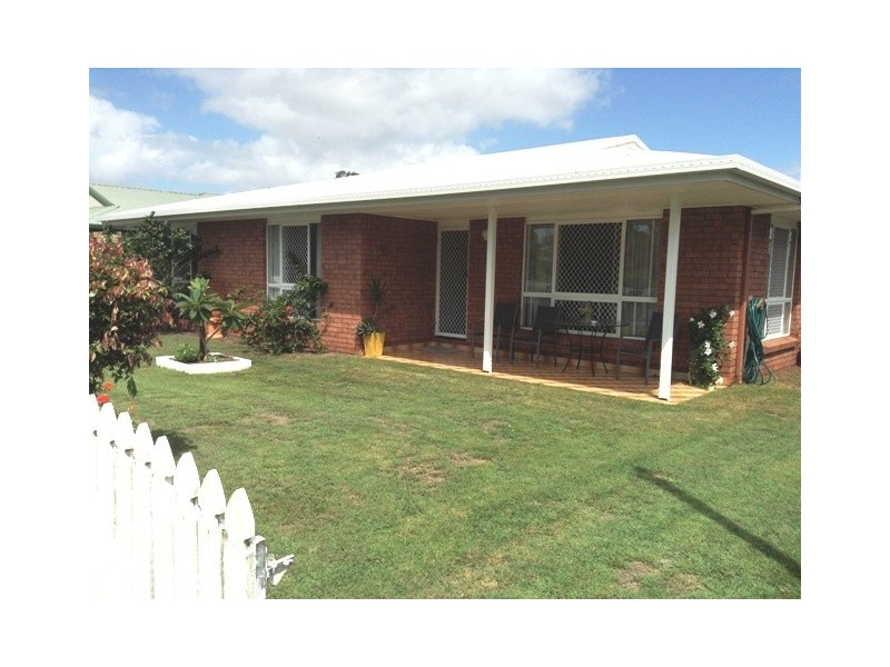 17 Hoffman Street, Burrum Heads QLD 4659