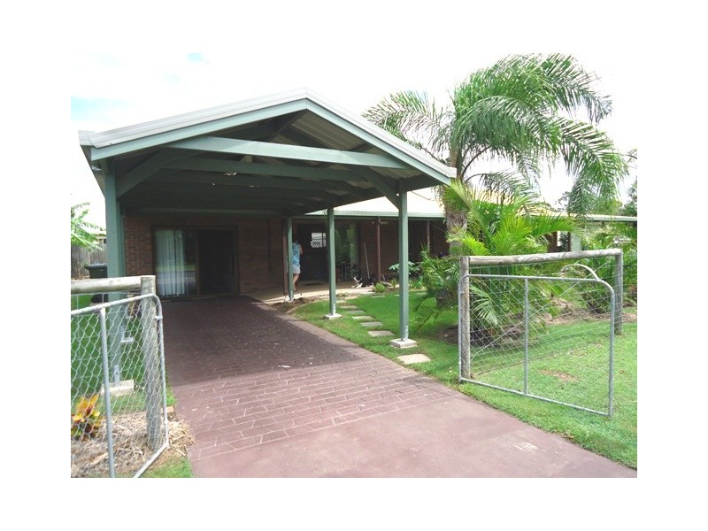 2 Lakes Bvd, Burrum Heads QLD 4659