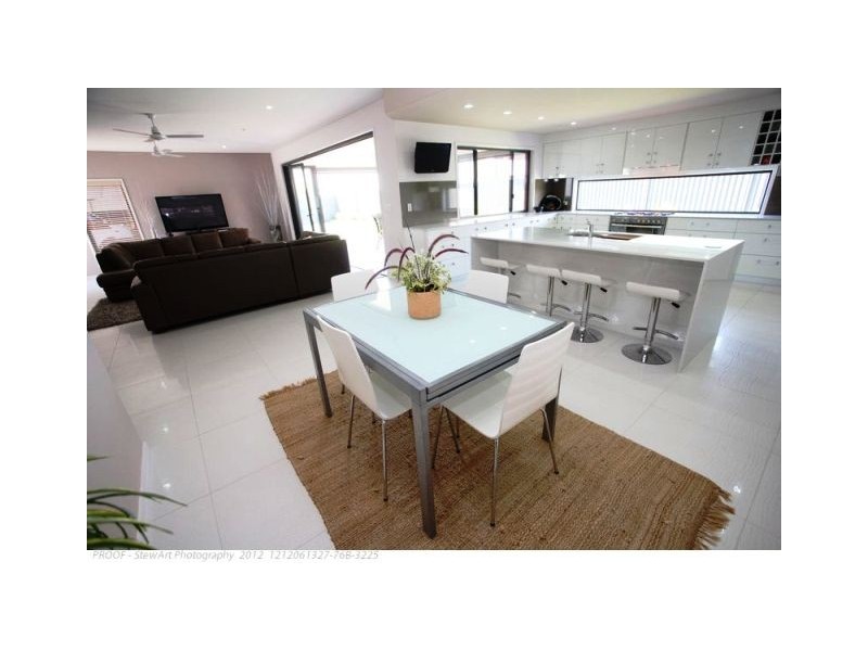 17 Louise Dve, Burrum Heads QLD 4659