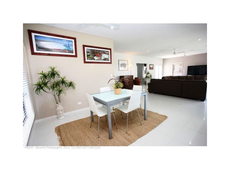 17 Louise Dve, Burrum Heads QLD 4659