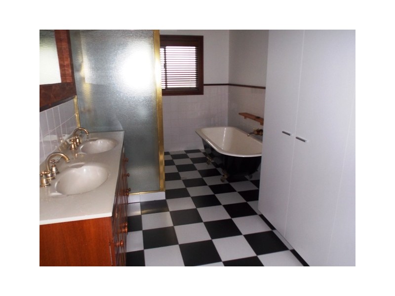 7 Dreamtime Ave, Burrum Heads QLD 4659