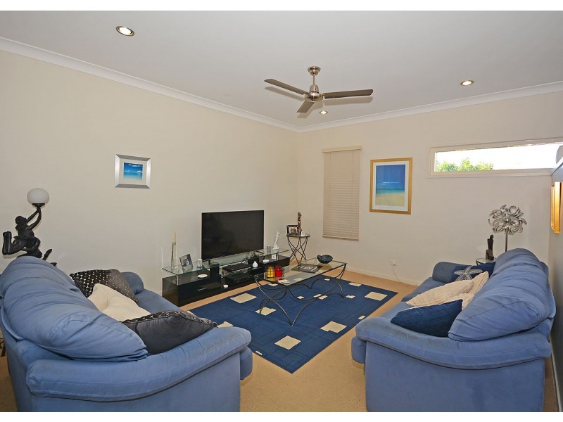 1 Wren Way, Burrum Heads QLD 4659