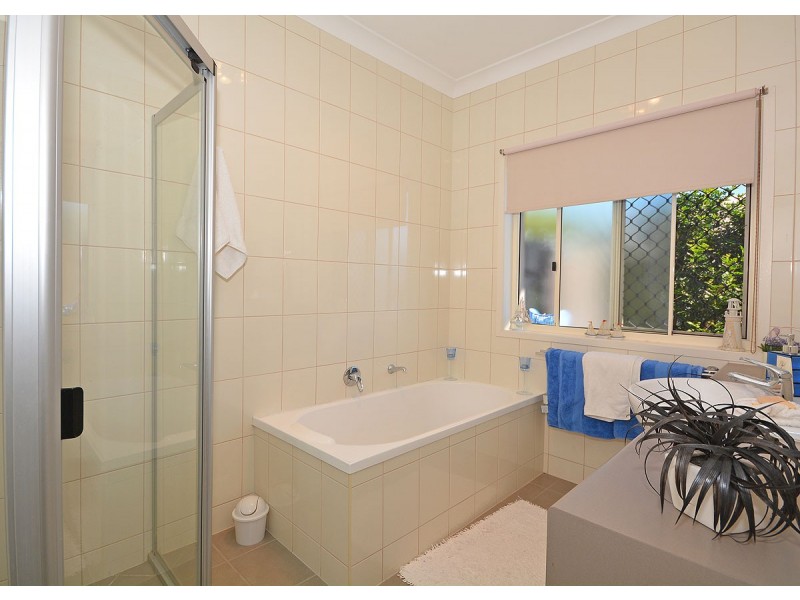 1 Wren Way, Burrum Heads QLD 4659