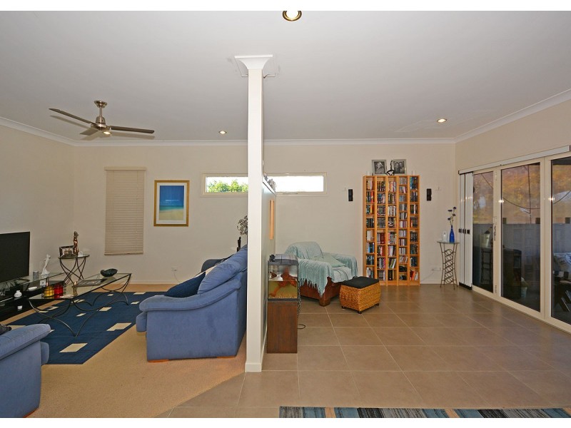 1 Wren Way, Burrum Heads QLD 4659