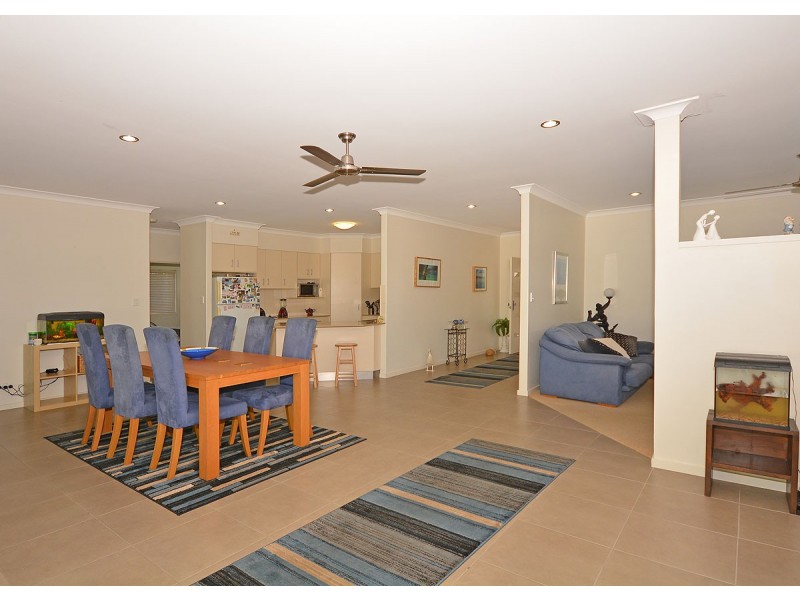 1 Wren Way, Burrum Heads QLD 4659