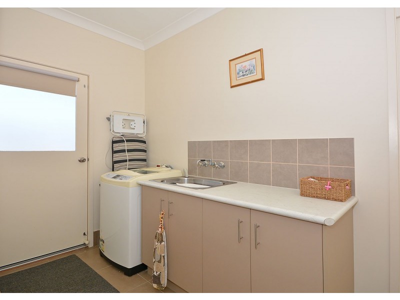 1 Wren Way, Burrum Heads QLD 4659