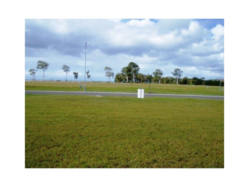 68 Barramundi Dve, Burrum Heads QLD 4659