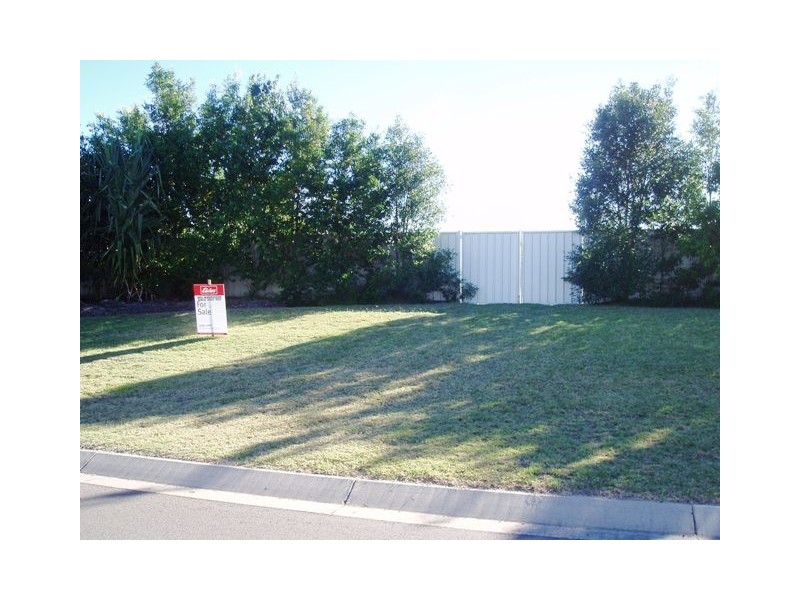 12 Lucas Drive, Burrum Heads QLD 4659