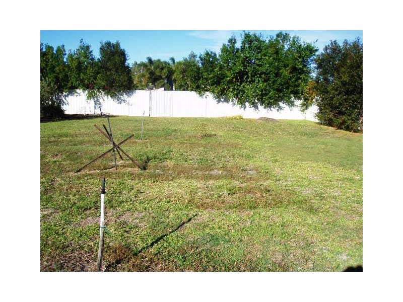 12 Lucas Drive, Burrum Heads QLD 4659