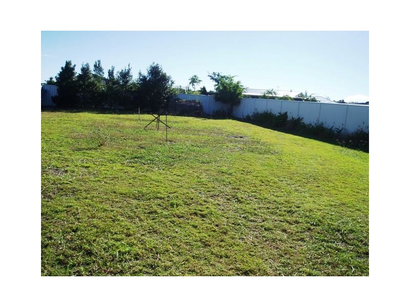 12 Lucas Drive, Burrum Heads QLD 4659