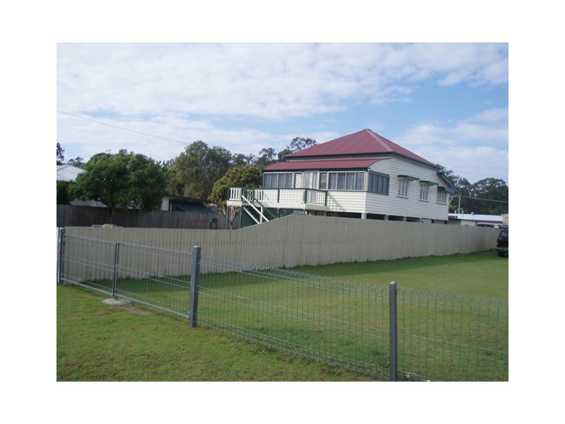 9 Hoffman St, Burrum Heads QLD 4659
