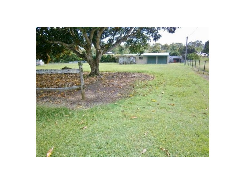 5 Charles Street, Howard QLD 4659