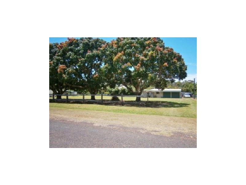 5 Charles Street, Howard QLD 4659