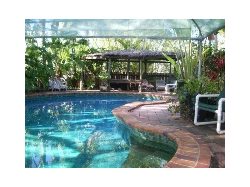 23 William Street, Howard QLD 4659