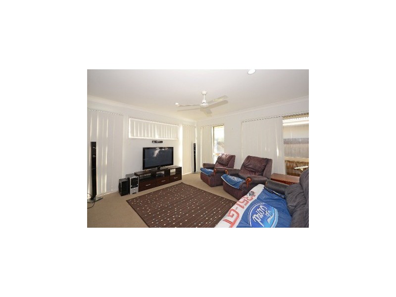 28 Wave Court, Toogoom QLD 4655