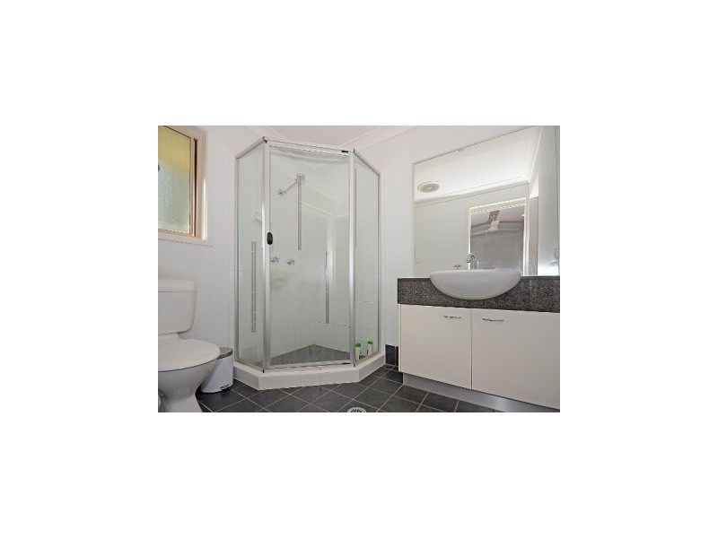 28 Wave Court, Toogoom QLD 4655