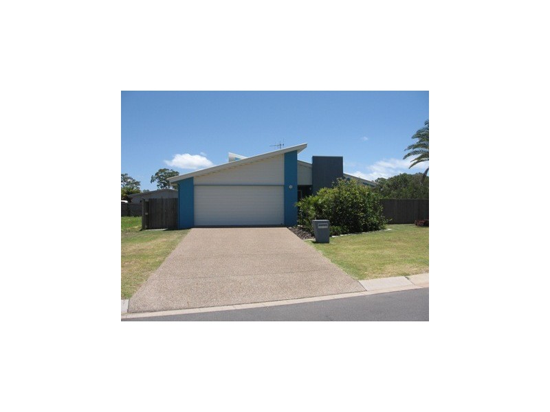 1 Oyster Court, Toogoom QLD 4655
