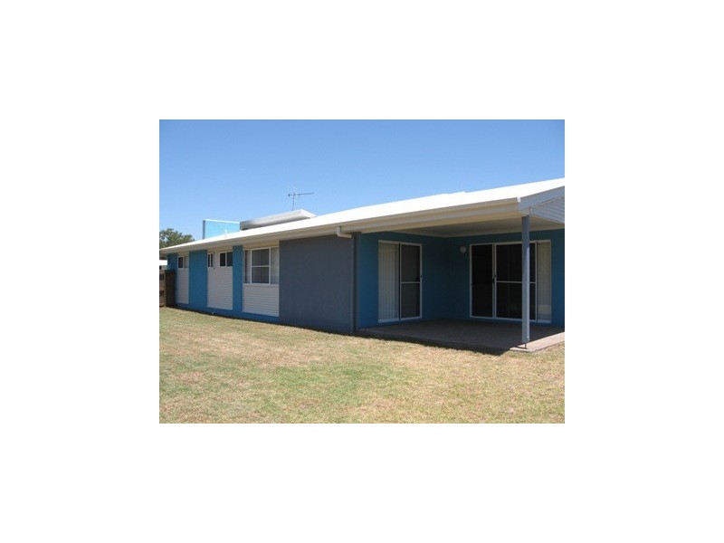 1 Oyster Court, Toogoom QLD 4655
