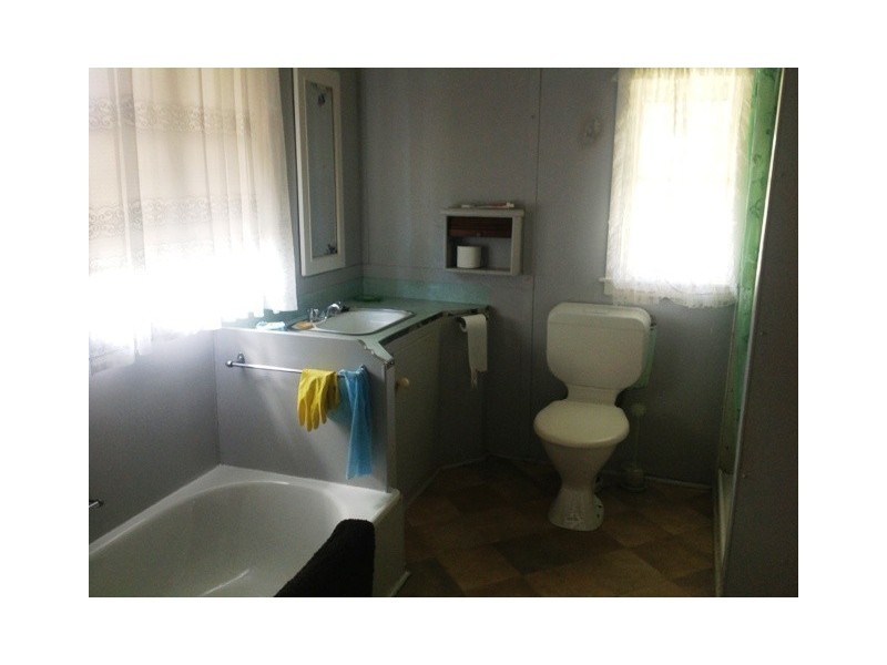 25 Burrum Street, Burrum Heads QLD 4659