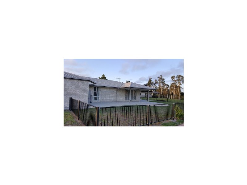 33 Sirenia Dr, Burrum Heads QLD 4659