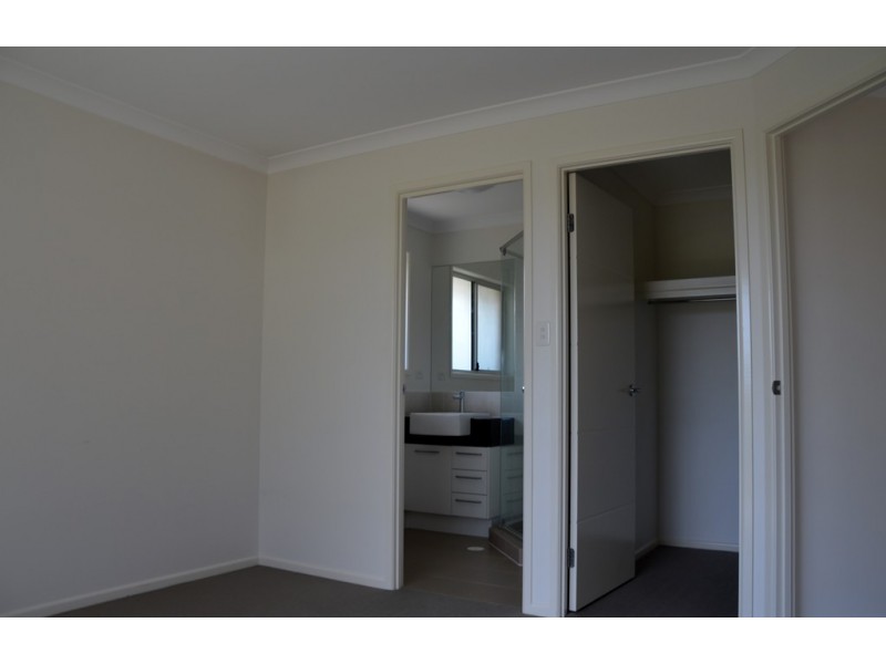 33 Sirenia Dr, Burrum Heads QLD 4659