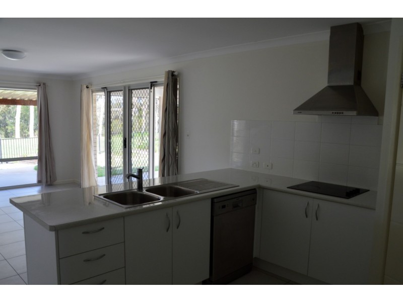 33 Sirenia Dr, Burrum Heads QLD 4659