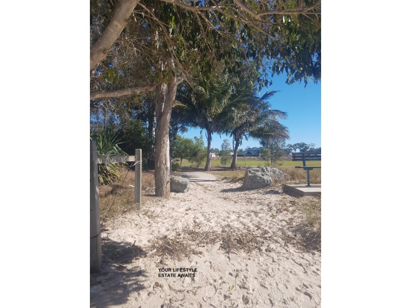 33 Sirenia Dr, Burrum Heads QLD 4659