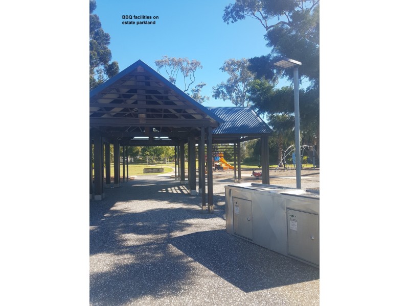 33 Sirenia Dr, Burrum Heads QLD 4659