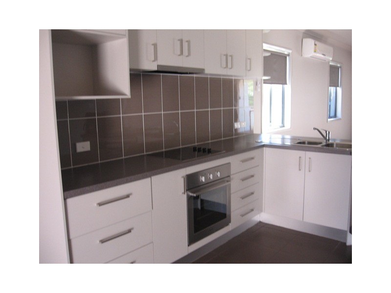 Unit 2, 9 Burrum Street, Burrum Heads QLD 4659