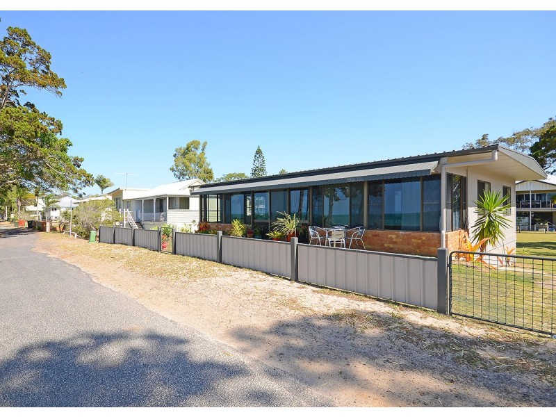 38 Esplanade, Burrum Heads QLD 4659