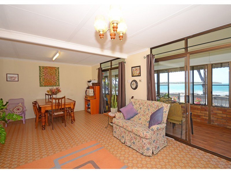 38 Esplanade, Burrum Heads QLD 4659