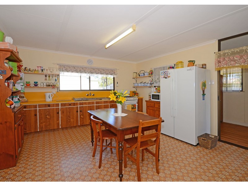 38 Esplanade, Burrum Heads QLD 4659