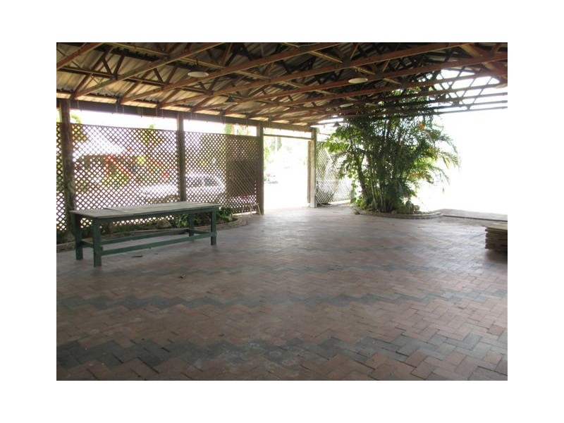 65 William Street, Howard QLD 4659