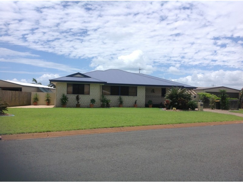 10 Lakes Boulevard, Burrum Heads QLD 4659