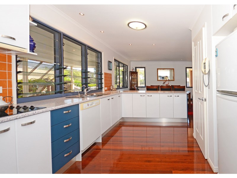 10 Lakes Boulevard, Burrum Heads QLD 4659